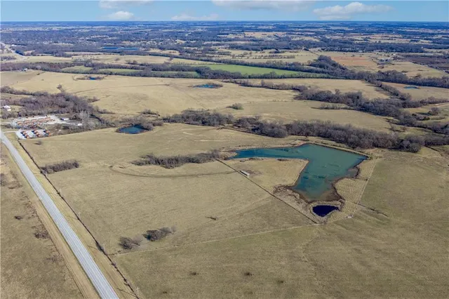 $550,000 | 52 Highway 52, Windsor, MO 65360