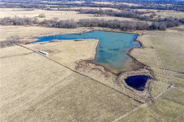 $550,000 | 52 Highway 52, Windsor, MO 65360