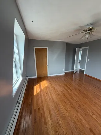 $2,400 | 5 Washington Square, Unit 3, Gloucester, MA 01930