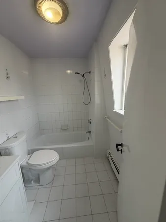 $2,400 | 5 Washington Square, Unit 3, Gloucester, MA 01930