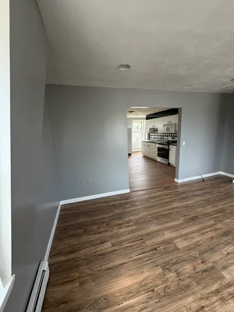 $2,400 | 5 Washington Square, Unit 3, Gloucester, MA 01930