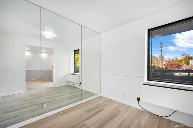 $4,500 | 141 Great Neck Road, Unit 1F, Great Neck, NY 11021