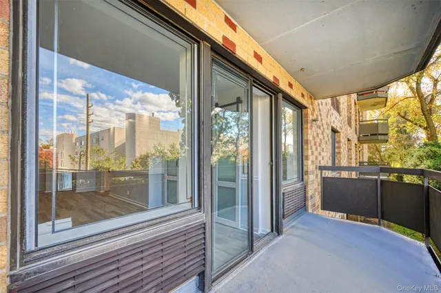 $4,500 | 141 Great Neck Road, Unit 1F, Great Neck, NY 11021