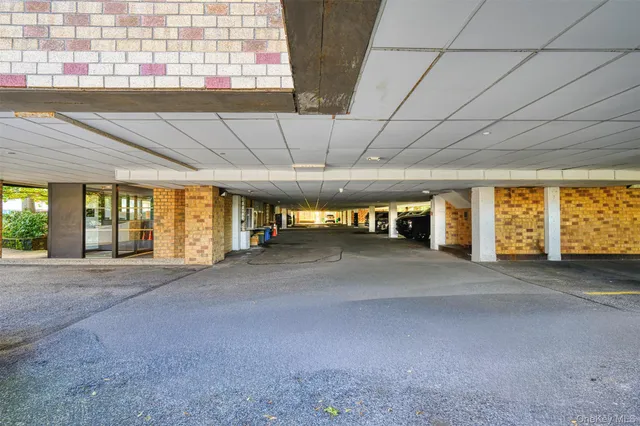 $4,500 | 141 Great Neck Road, Unit 1F, Great Neck, NY 11021