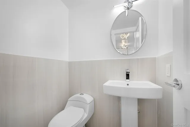 $4,500 | 141 Great Neck Road, Unit 1F, Great Neck, NY 11021