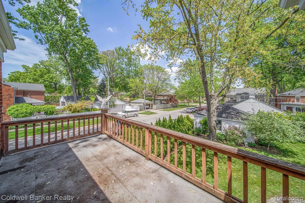 1760 Broadstone Road Grosse Pointe Woods, MI 48236 - Photo 20 of 29