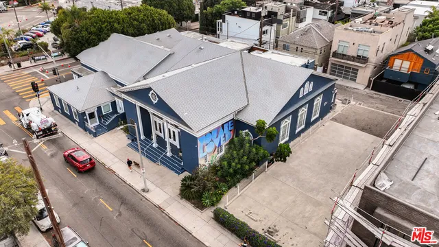 $9,750,000 | 132 Brooks Avenue, Venice, CA 90291