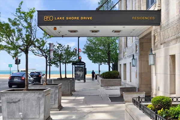 $3,850 | 850 North Lake Shore Drive, Unit 510, Chicago, IL 60611