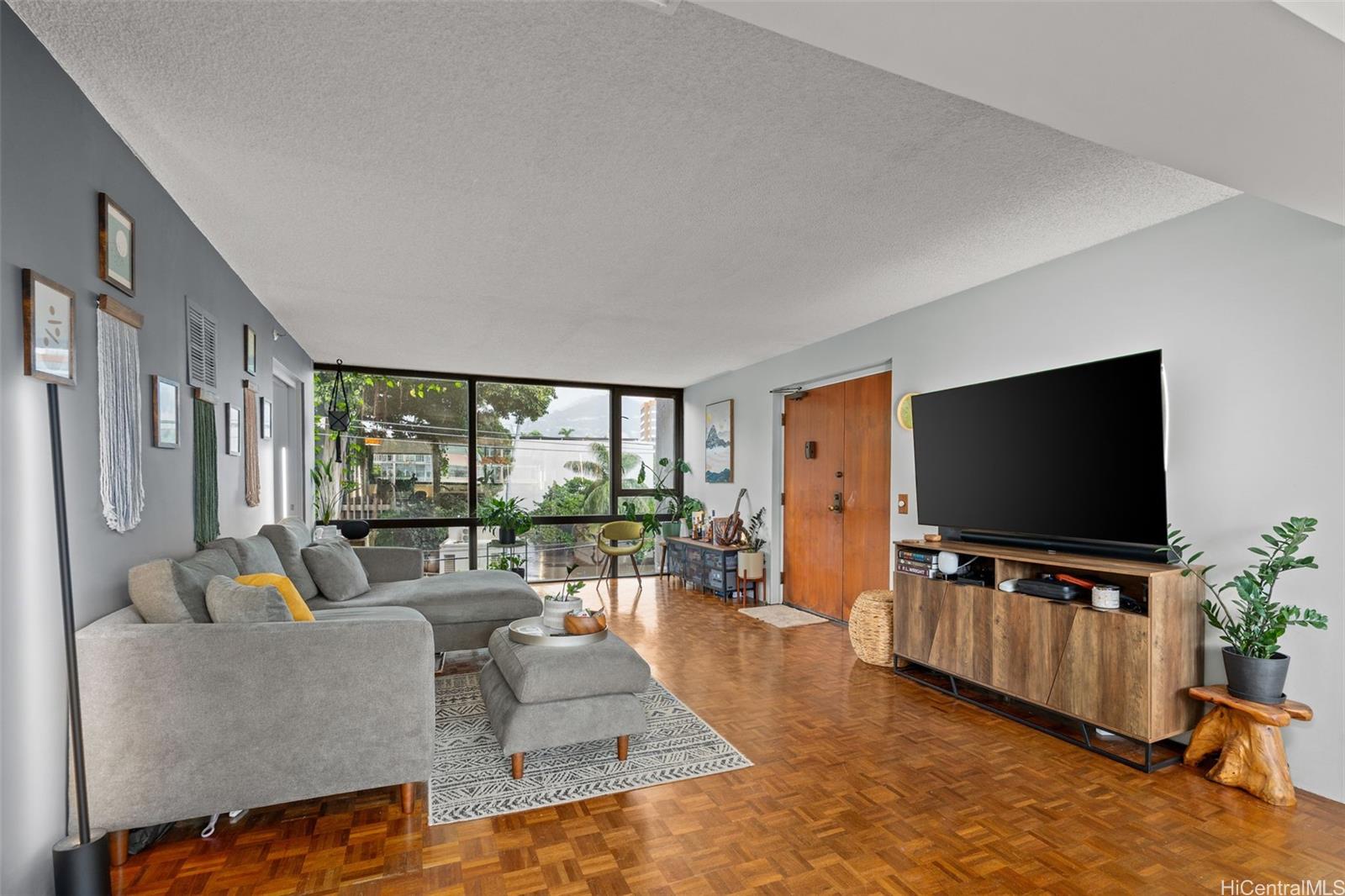 1114 Punahou Street, Unit 4B Honolulu, HI 96826 - Photo 2 of 20