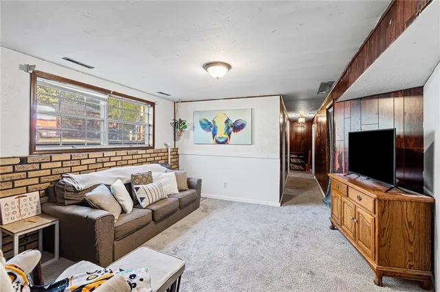 $220,000 | 1404 Ridgeway Drive, Richmond, MO 64085