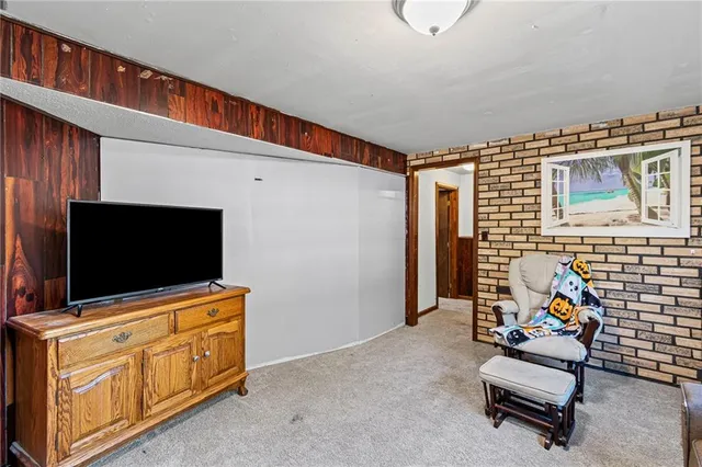 $220,000 | 1404 Ridgeway Drive, Richmond, MO 64085