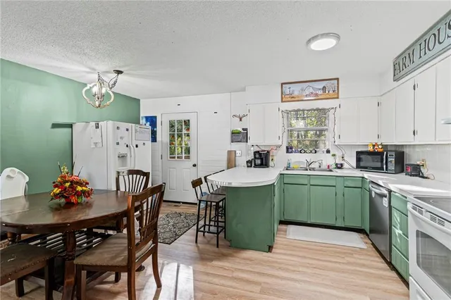 $220,000 | 1404 Ridgeway Drive, Richmond, MO 64085