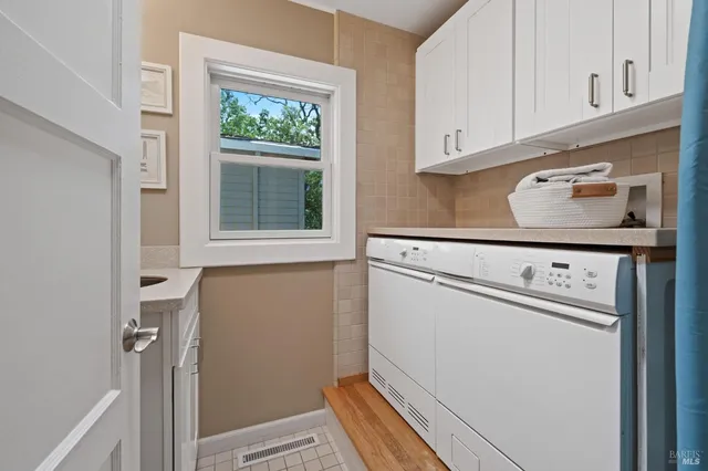 a view of washer and dryer