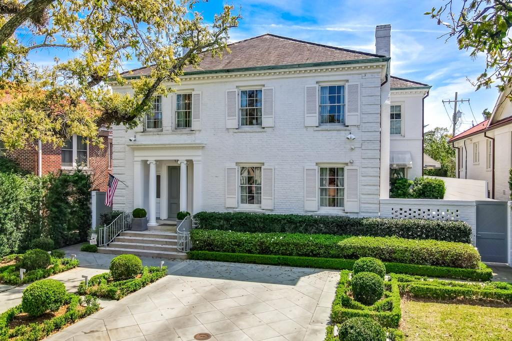 17 Versailles Boulevard, New Orleans, LA 70125 Compass