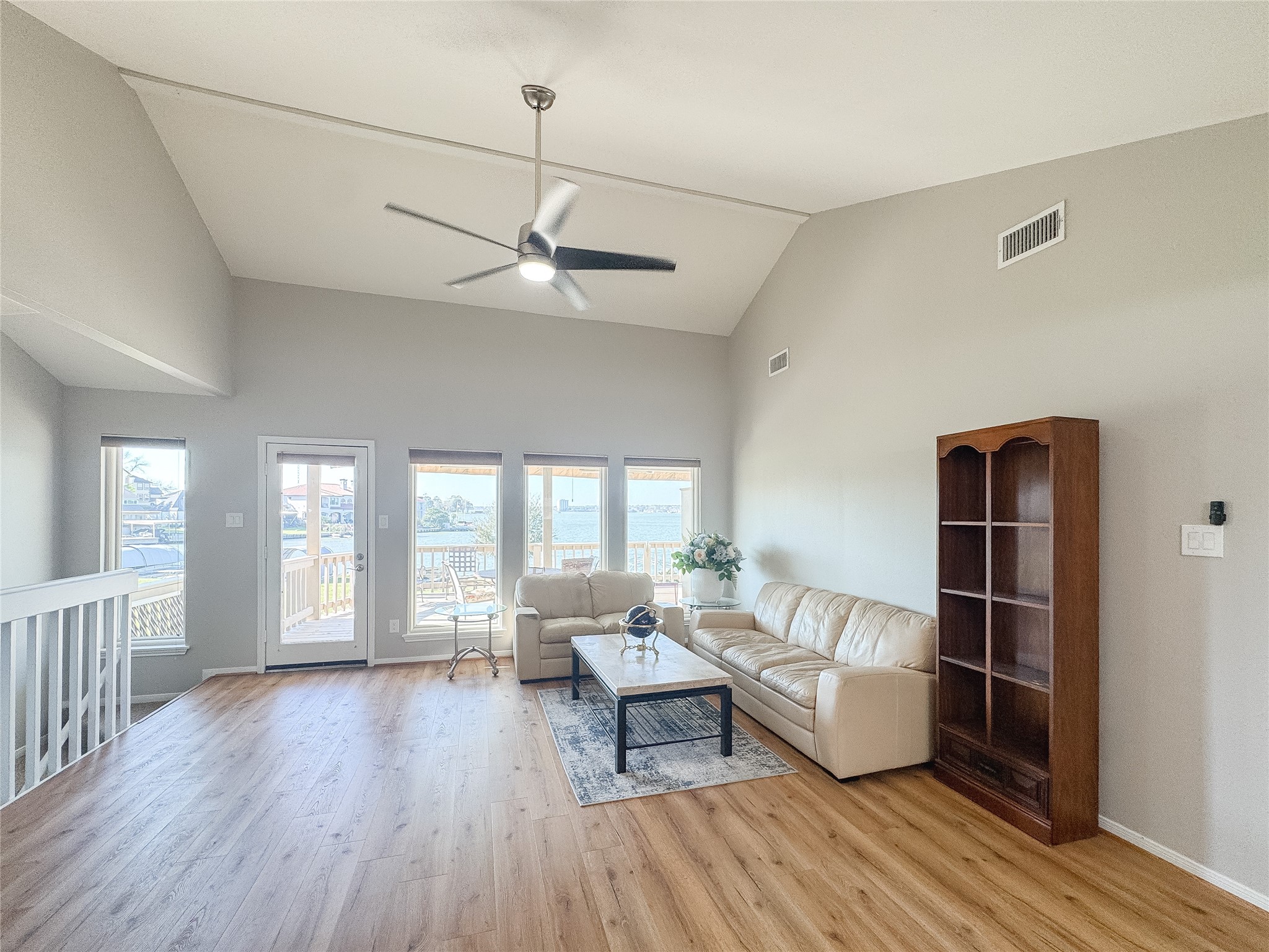 112 Cove Point Conroe, TX 77356 - Photo 13 of 47