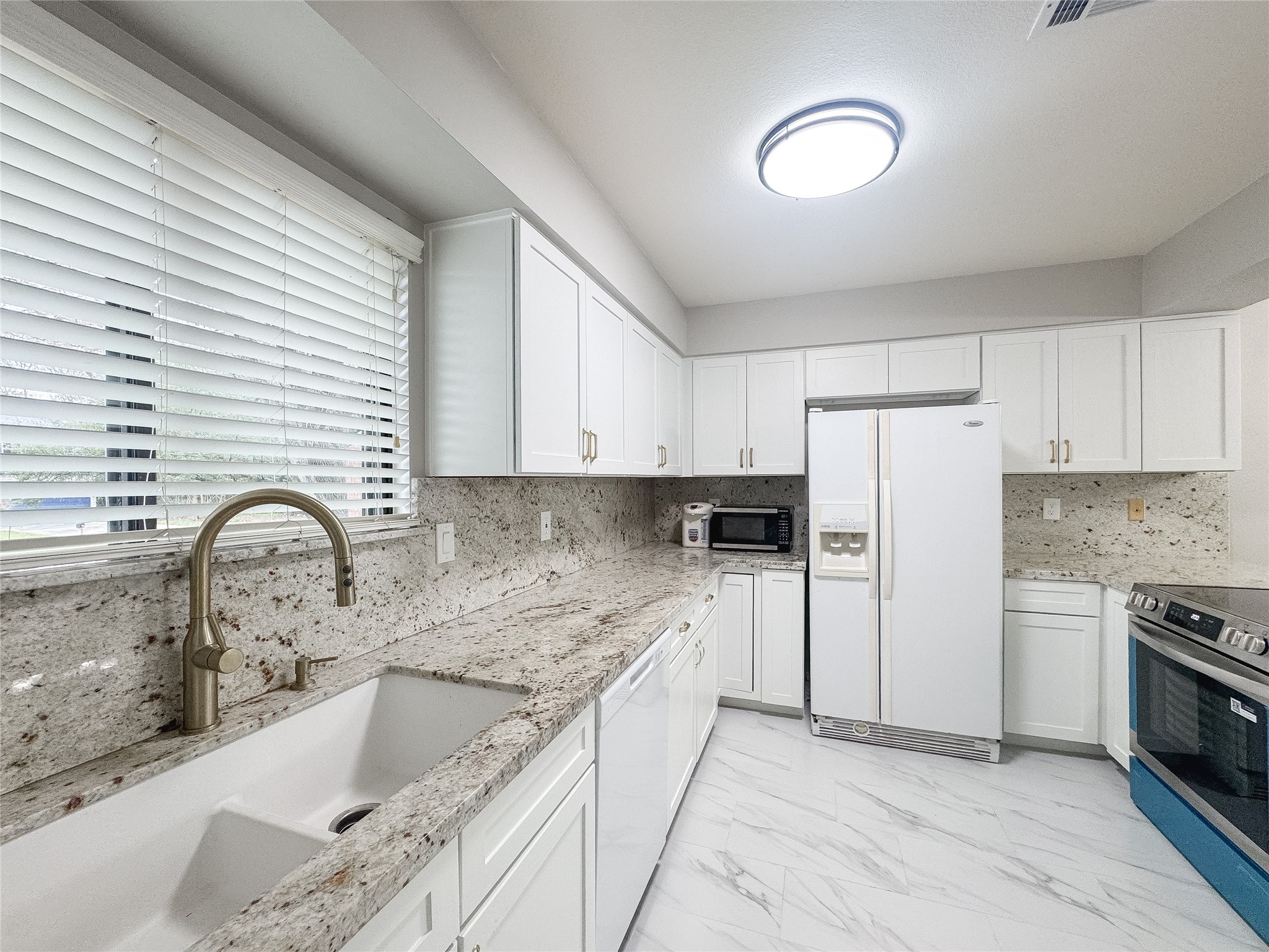 112 Cove Point Conroe, TX 77356 - Photo 19 of 47