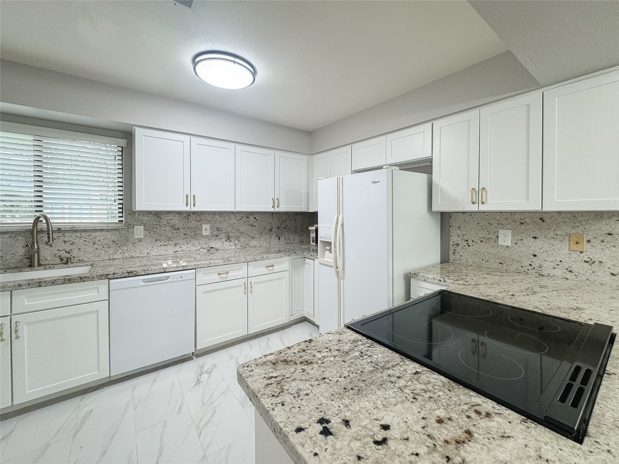 112 Cove Point Conroe, TX 77356 - Photo 20 of 47