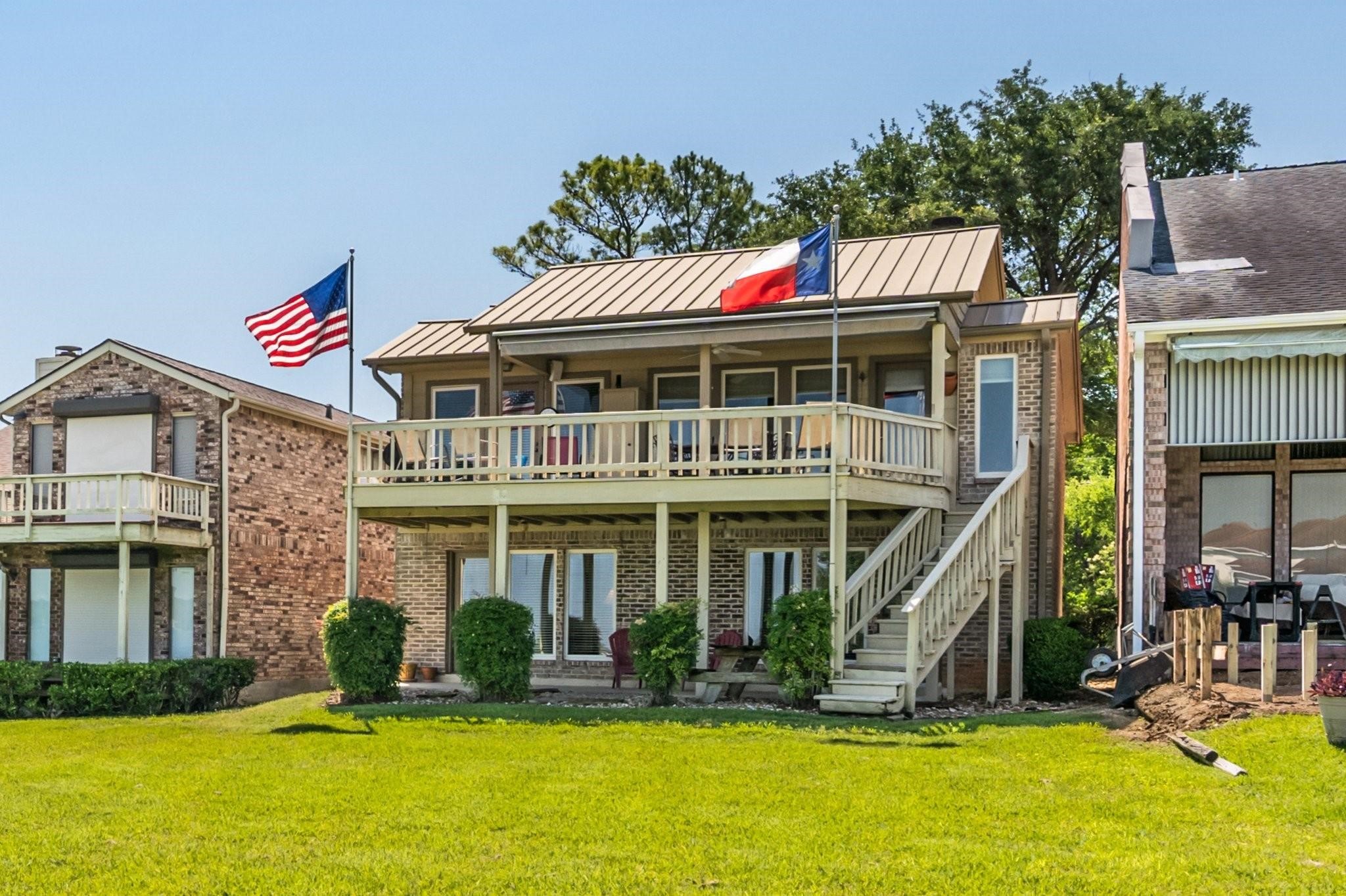 112 Cove Point Conroe, TX 77356 - Photo 2 of 47