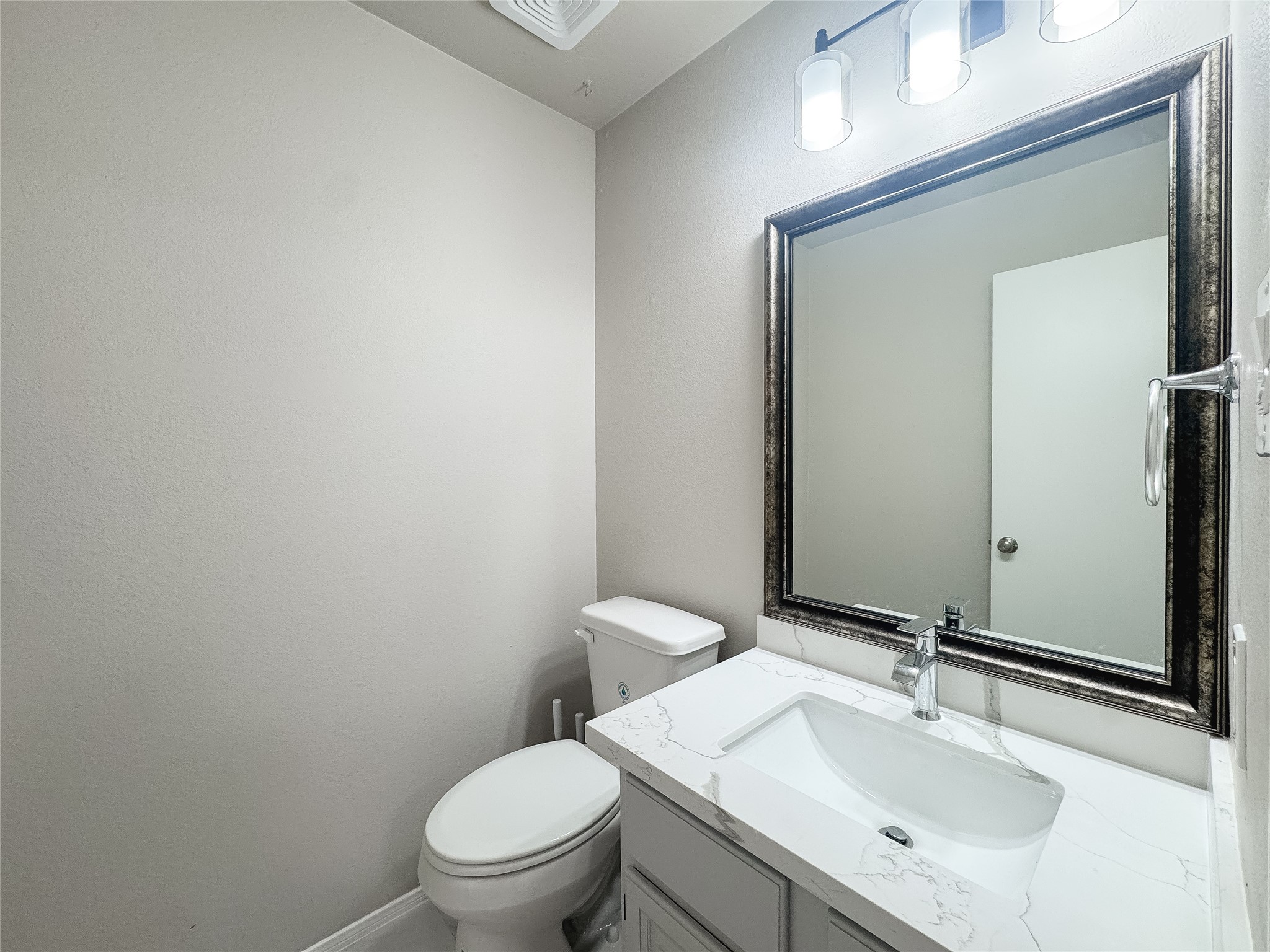 112 Cove Point Conroe, TX 77356 - Photo 21 of 47