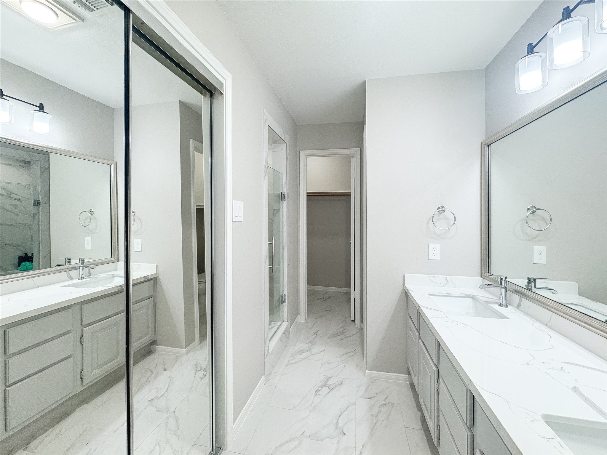 112 Cove Point Conroe, TX 77356 - Photo 28 of 47 Primary Bathroom
