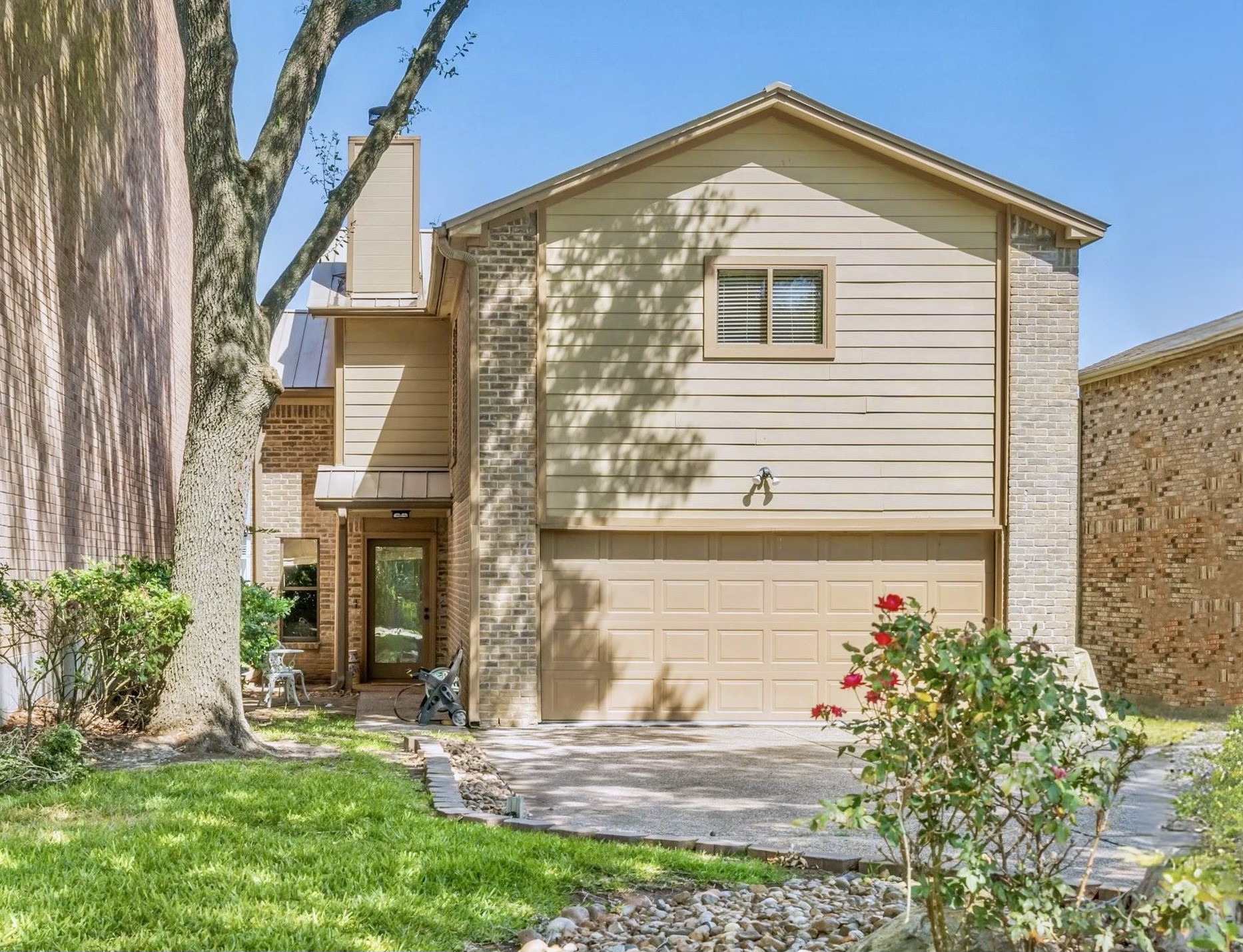 112 Cove Point Conroe, TX 77356 - Photo 7 of 47