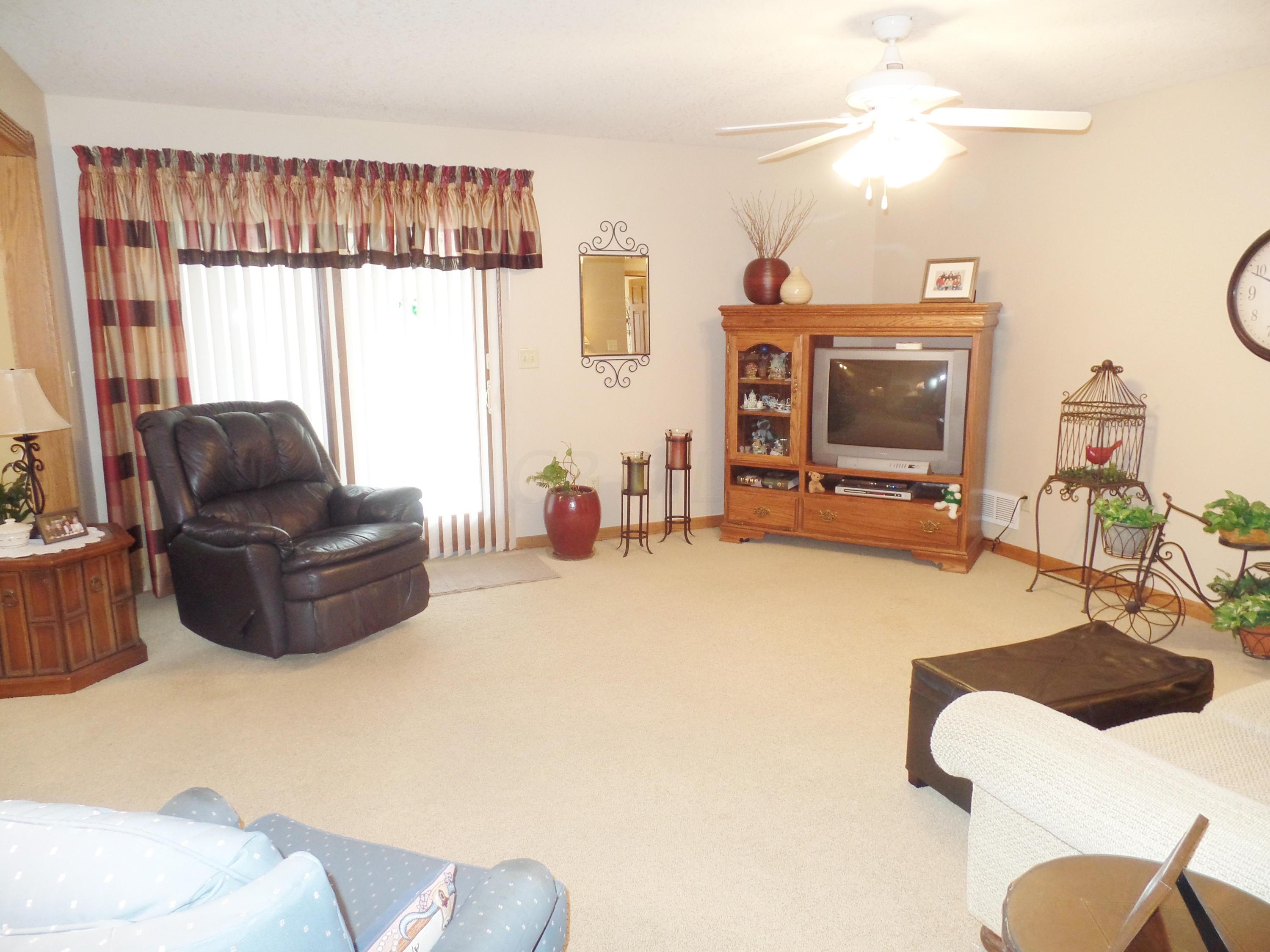 7493 Ridge Road Newark, OH 43055 - Photo 6 of 23 Gallery Image 6