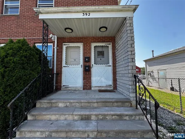 $1,900 | 392 South Washington Avenue, Unit 1A, Bergenfield, NJ 07621