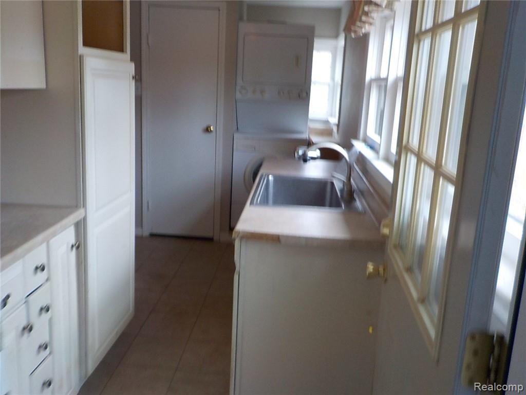 266 Nawakwa Road Rochester Hills, MI 48307 - Photo 10 of 29