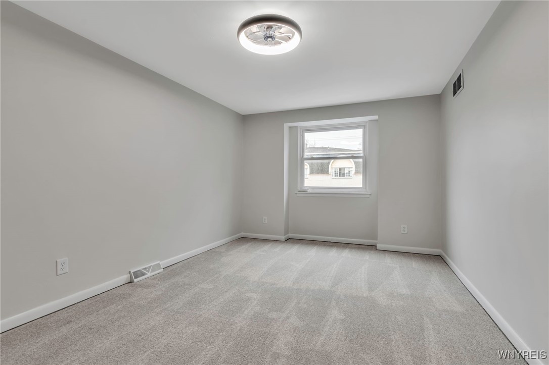 4 Cambridge Square Amherst, NY 14221 - Photo 32 of 43