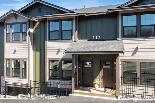 $459,990 | 117 Orchard Avenue South, Unit C, Eatonville, WA 98328