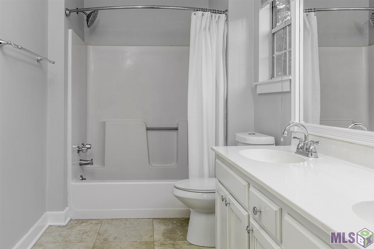 732 Franklin Street Baton Rouge, LA 70806 - Photo 13 of 20 Master Bathroom