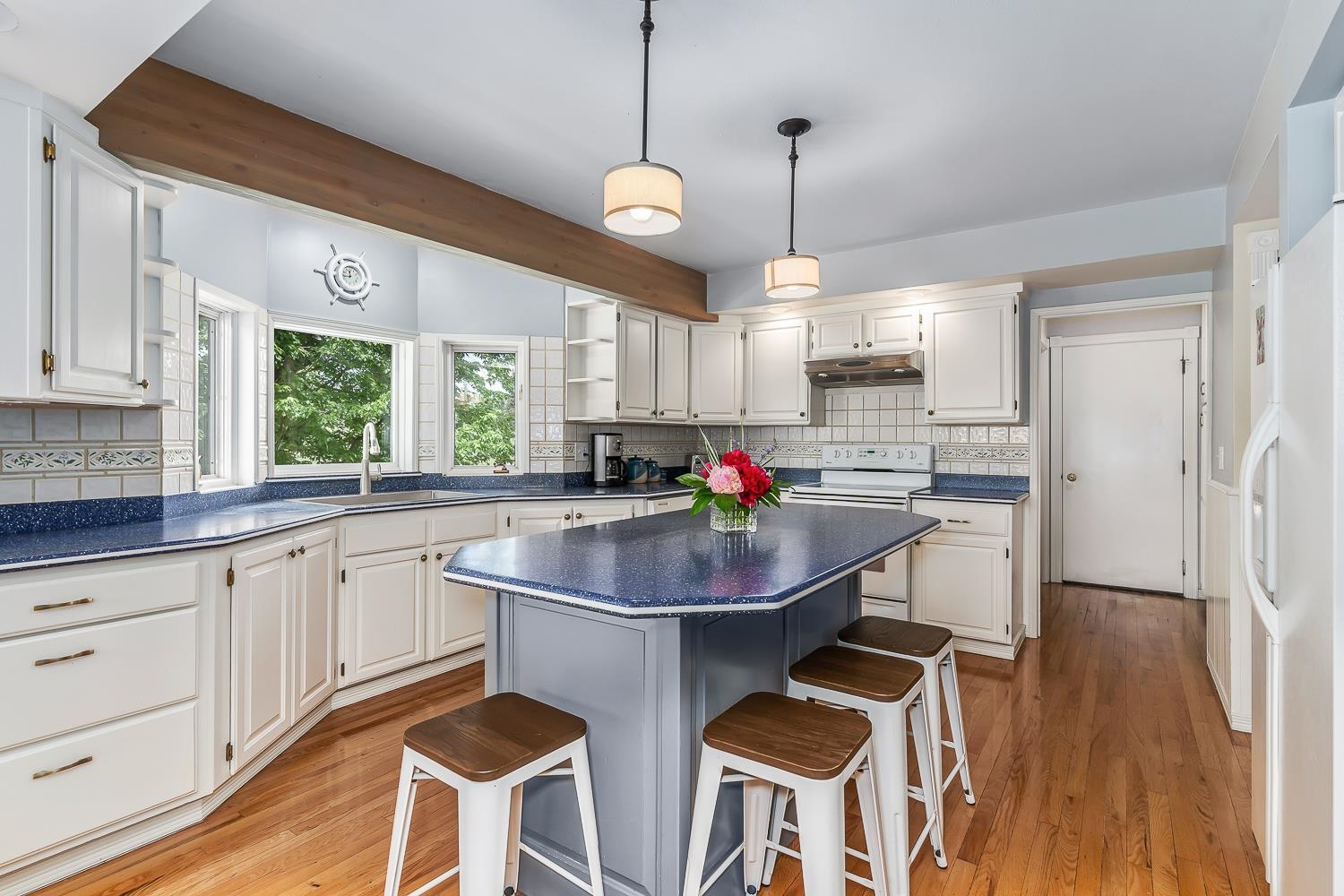 19604 South Cheney Plaza Road Cheney, WA 99004 - Photo 5 of 36 Gallery Image 5