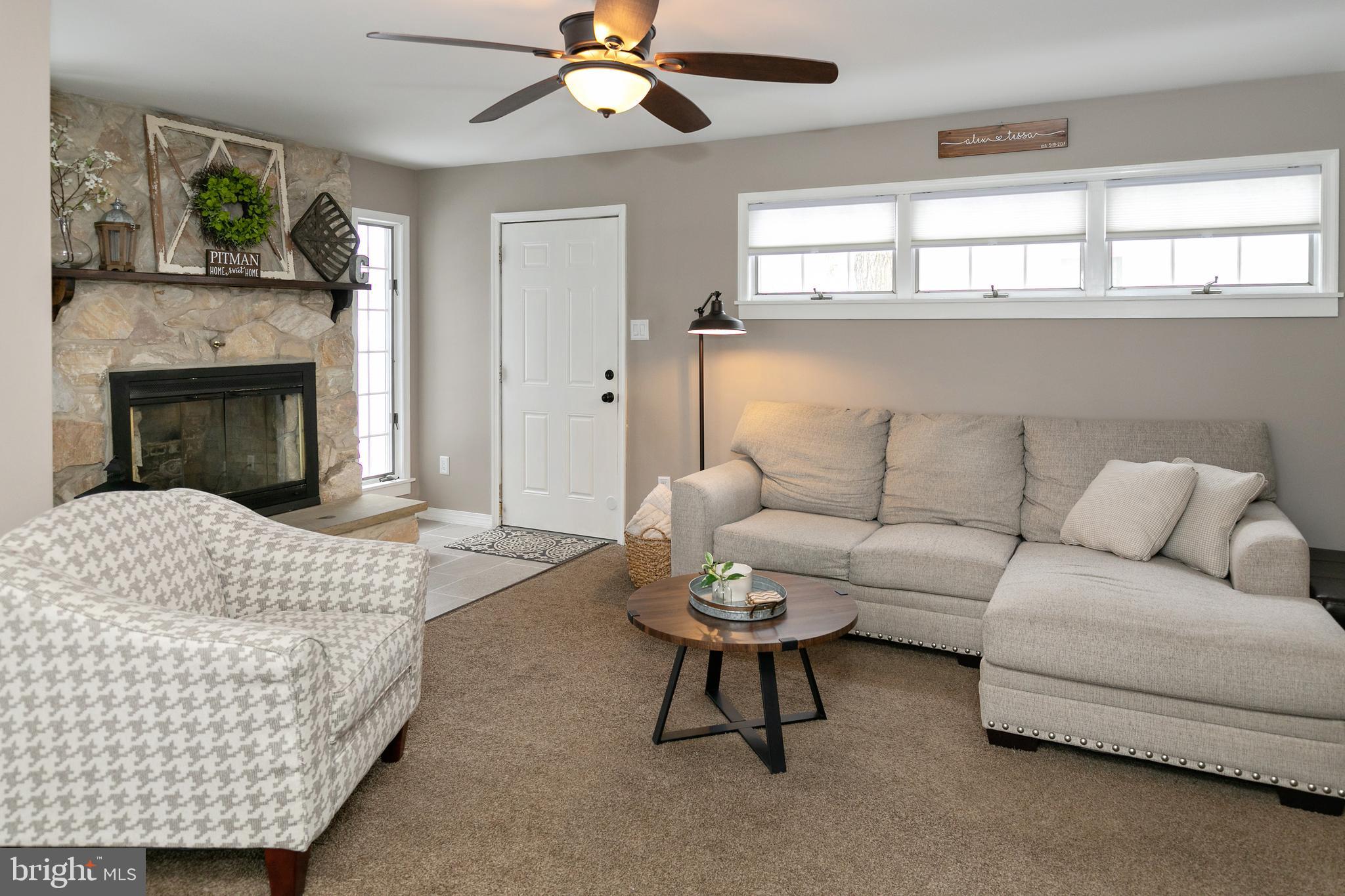 343 Harding Court Pitman, NJ 08071 - Photo 15 of 32 Family room