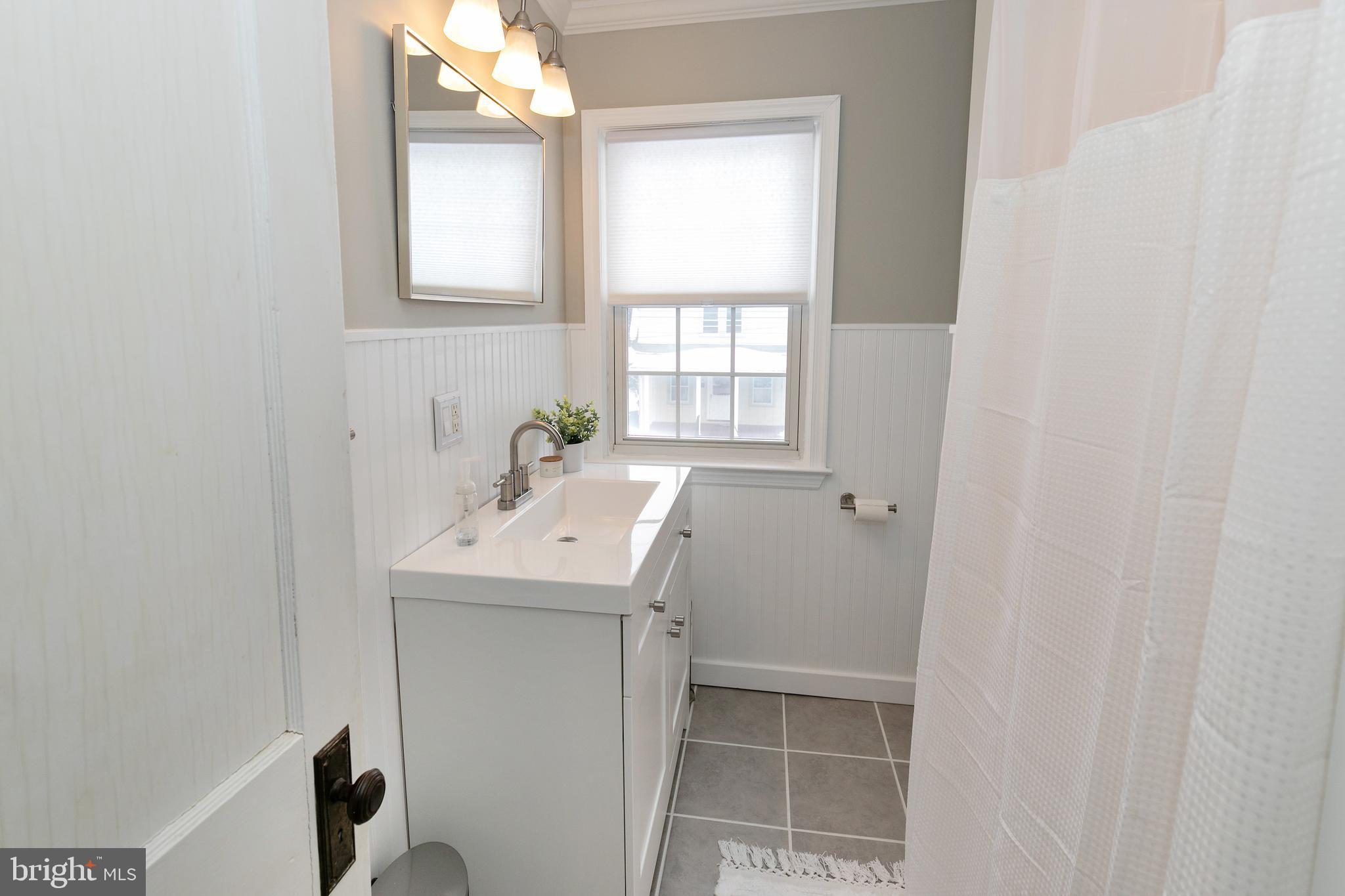343 Harding Court Pitman, NJ 08071 - Photo 26 of 32 Full bathroom 2