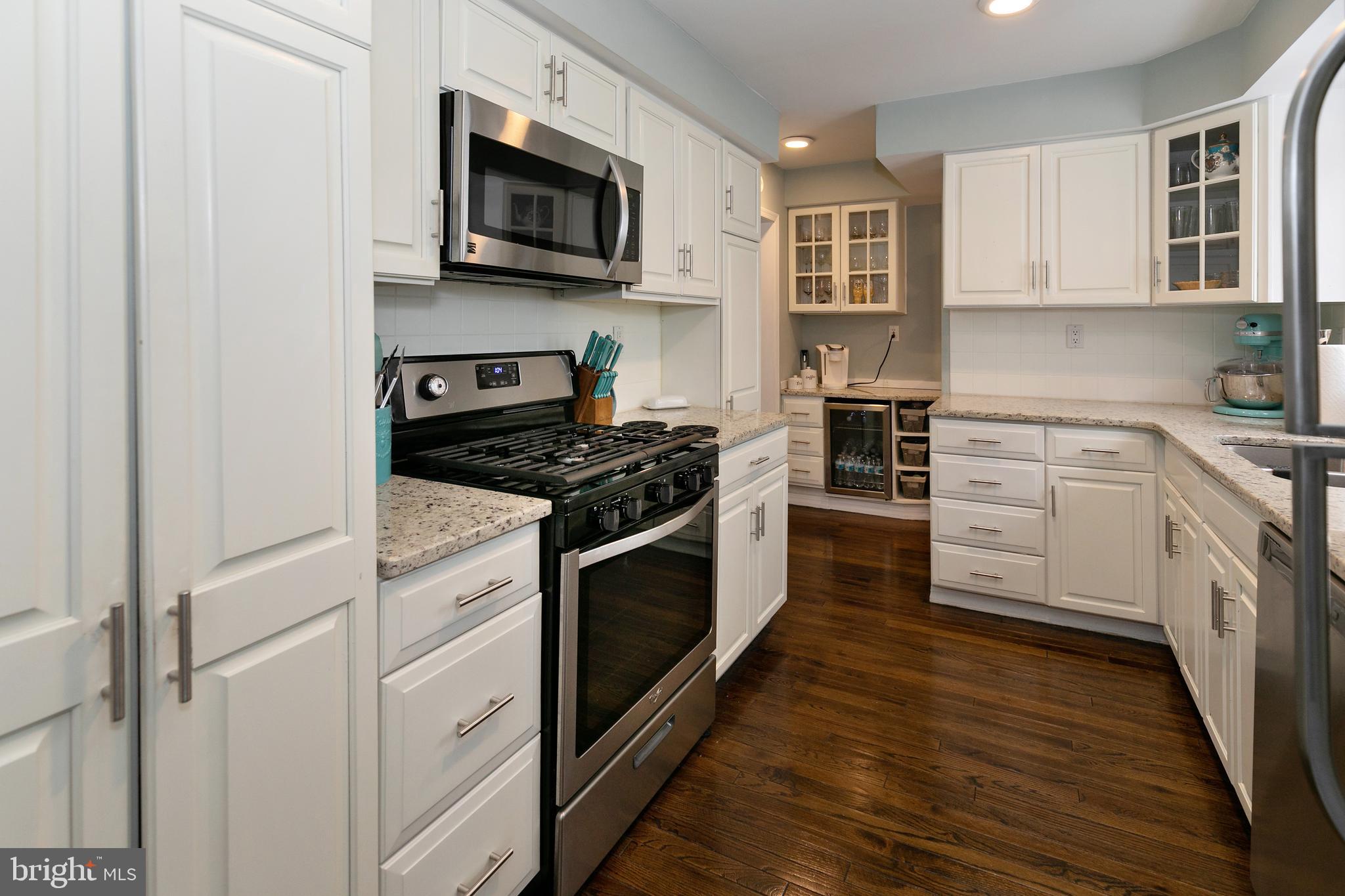 343 Harding Court Pitman, NJ 08071 - Photo 7 of 32 Updated kitchen