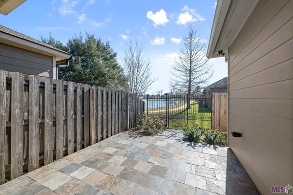 $2,150 | 17514 Lake Willow Avenue, Baton Rouge, LA 70817