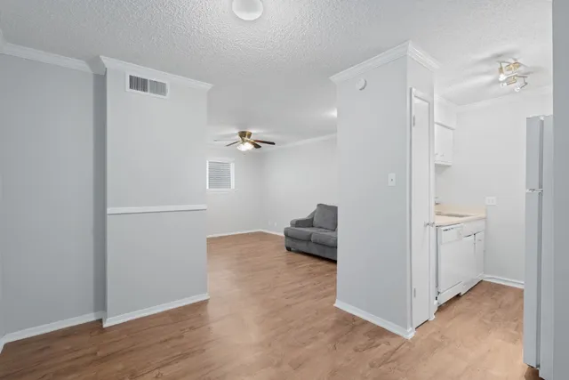 $799 | 4103 Speedway, Unit 105, Austin, TX 78751