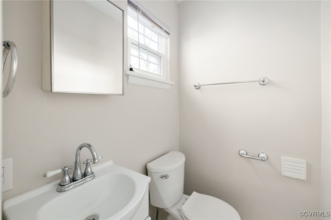 411 Roxana Road Highland Springs, VA 23075 - Photo 10 of 22 Gallery Image 10