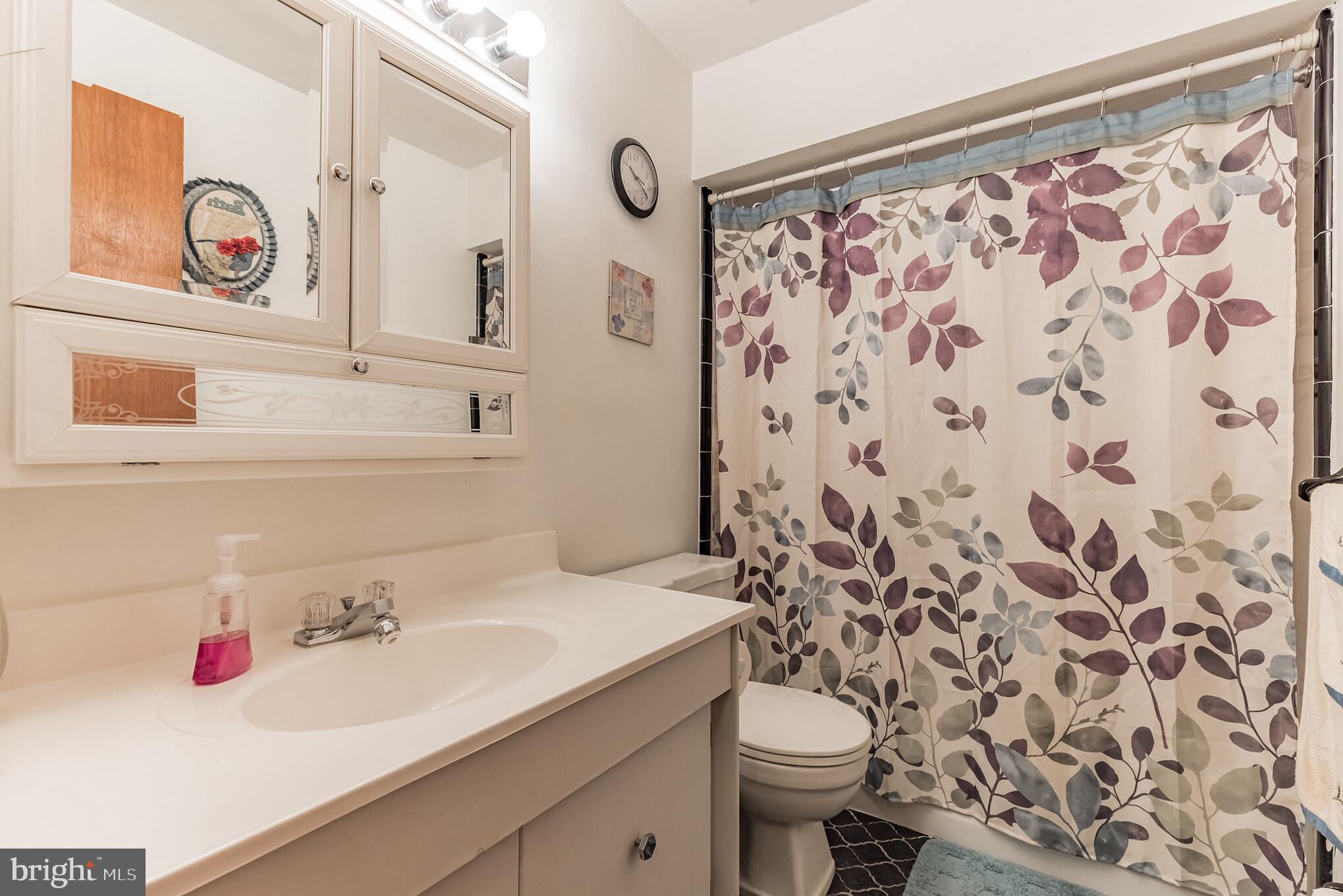 9 Millbridge Road Laurel Springs, NJ 08021 - Photo 20 of 40 upper hall bathroom