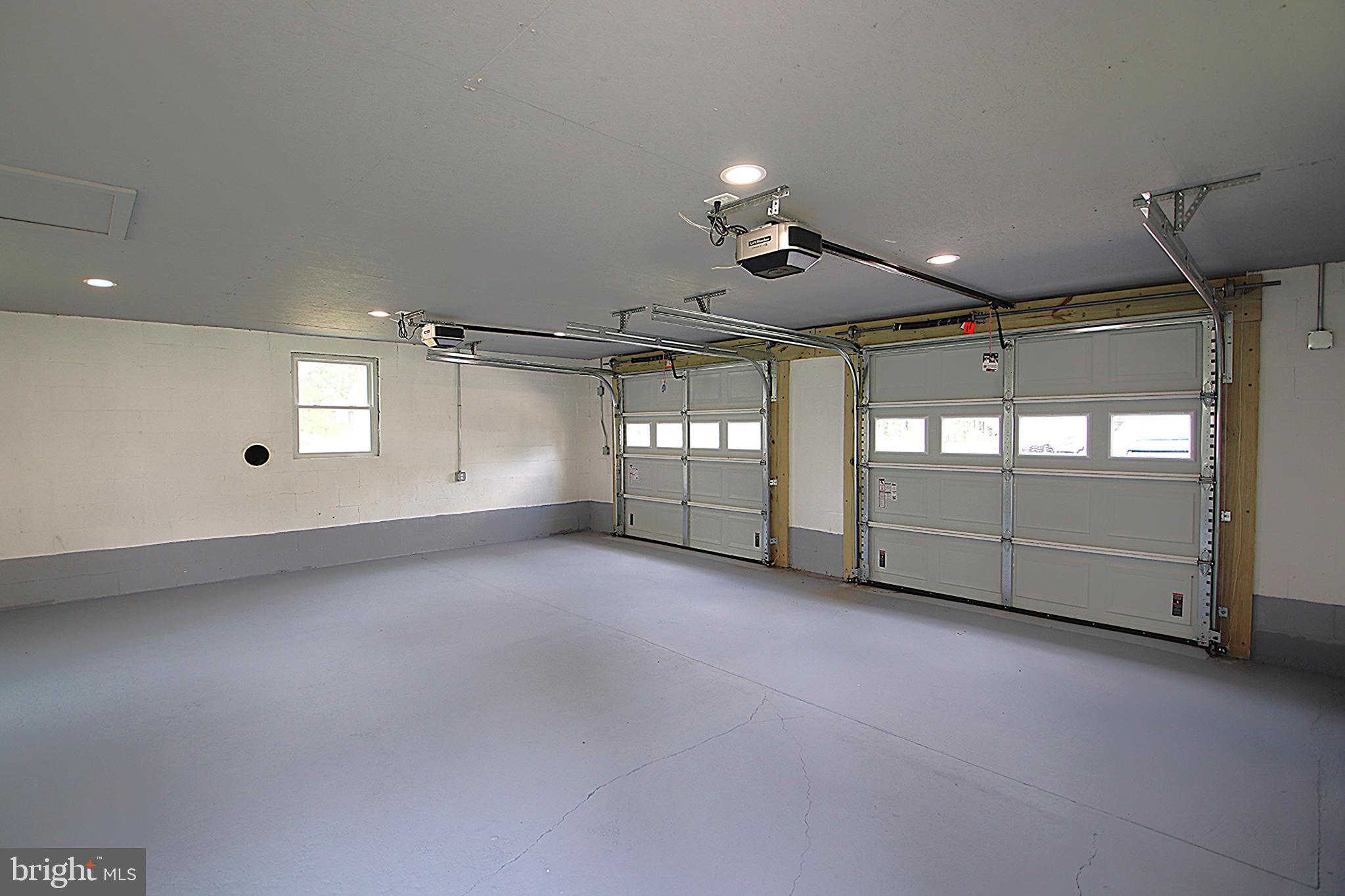 12113 Walnut Point Road Hagerstown, MD 21740 - Photo 22 of 29 Garage