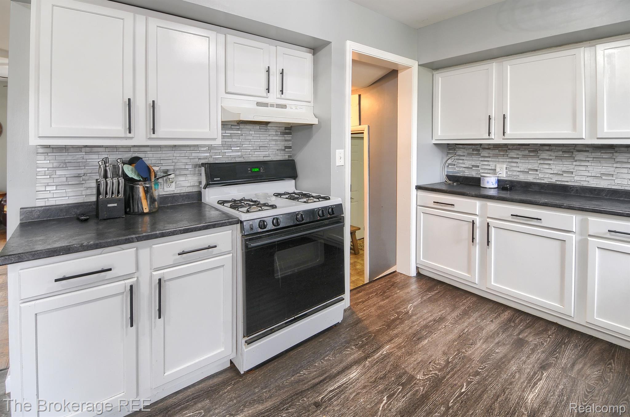 4235 Risedorph Street Burton, MI 48509 - Photo 5 of 38 Gallery Image 5