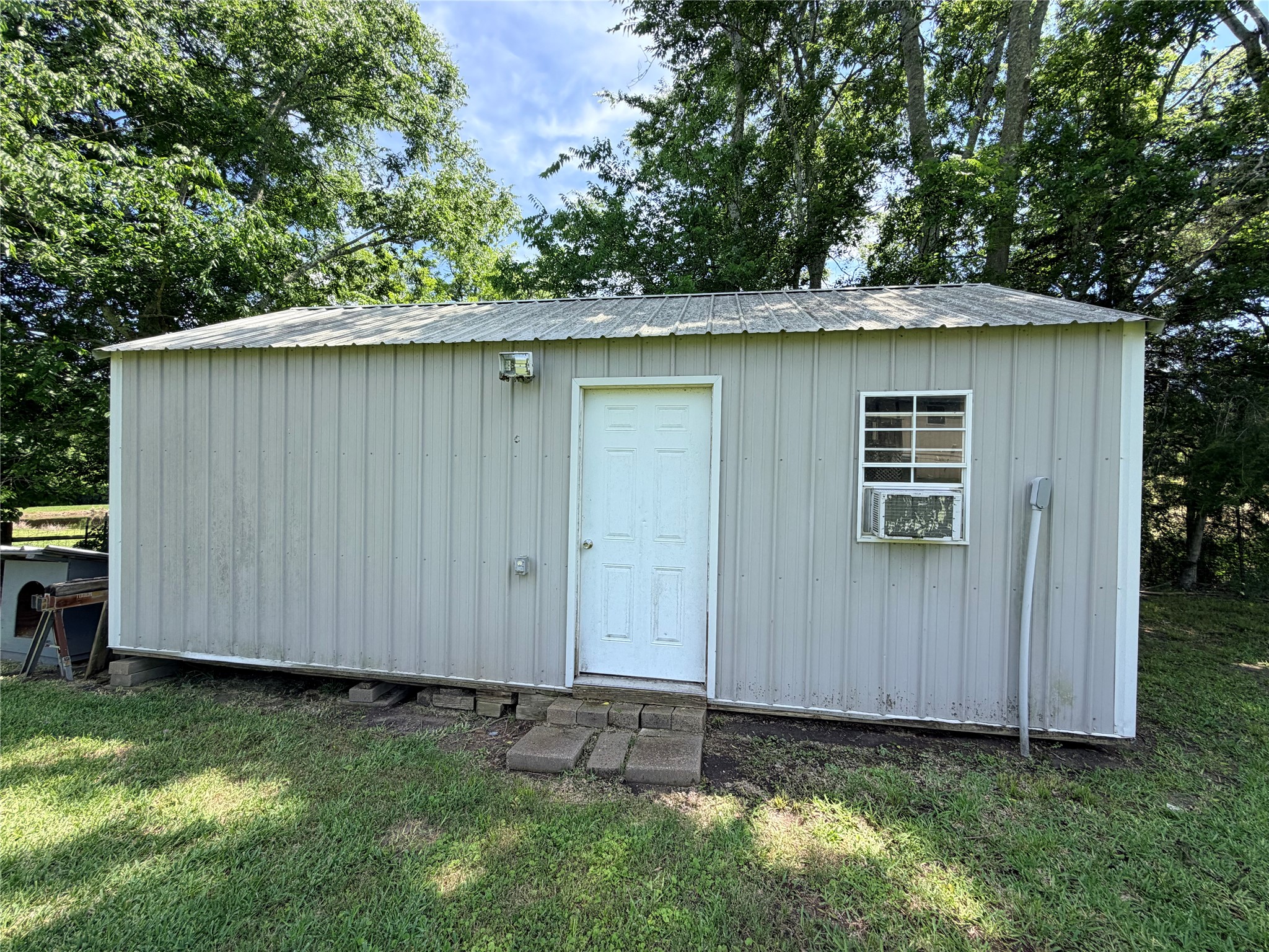 263 Camden Road Chester, TX 75936 - Photo 44 of 49 a backyard of a house