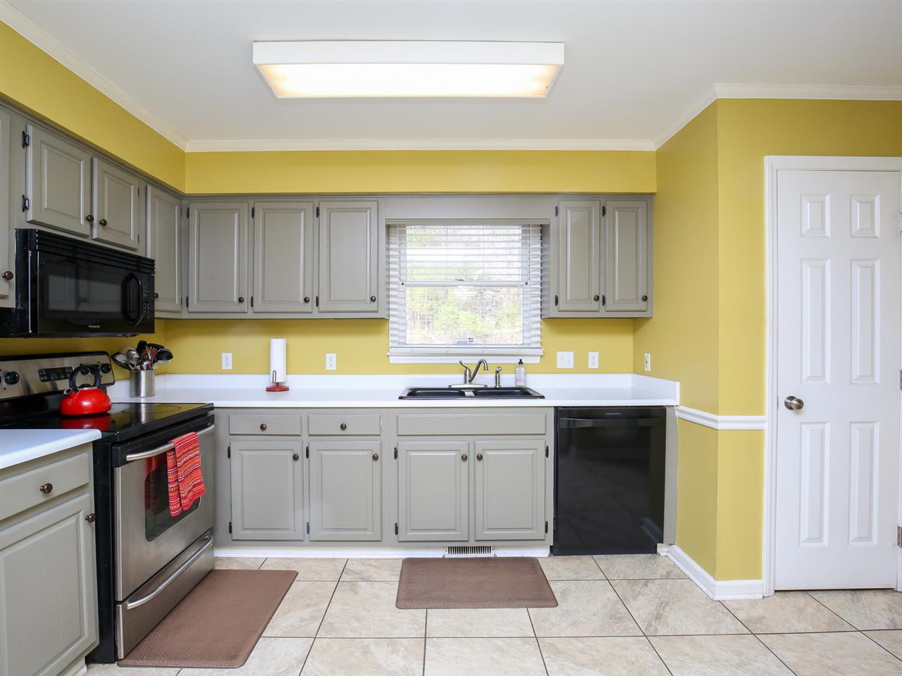 1811 Southview Road Durham, NC 27703 - Photo 12 of 30 Kitchen
