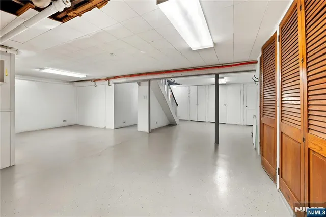 a bathroom with a toilet