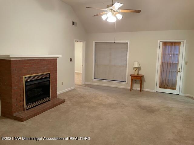 853 Browns Ferry Road Senatobia, MS 38668 - Photo 10 of 44 IMG_4889