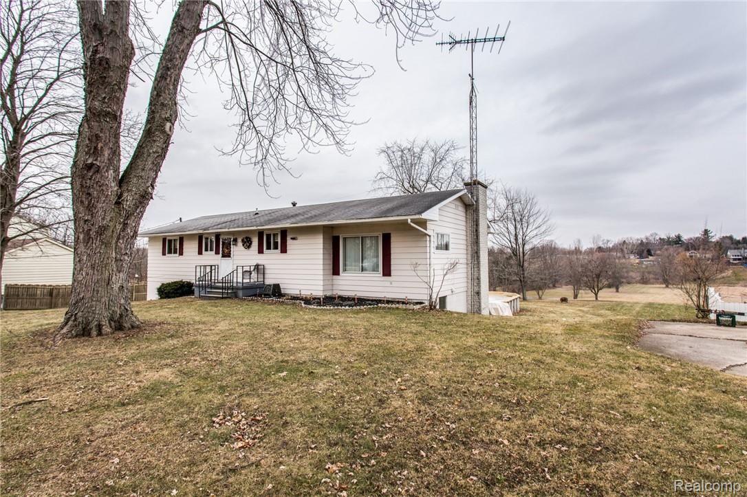 4560 Atkins Road North Street, MI 48049 - Photo 3 of 31 4560 Atkins Rd-3.JPG