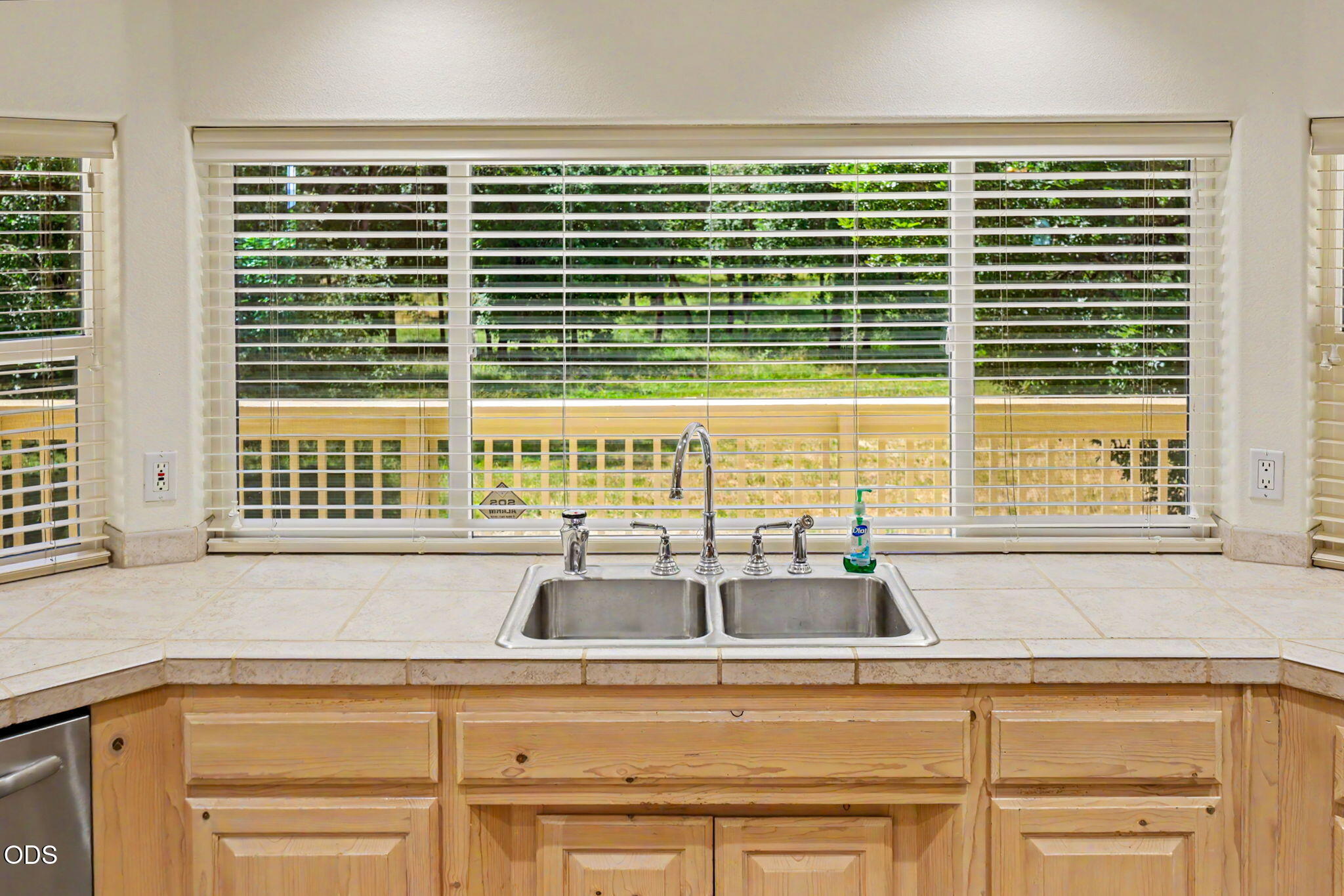 7833 Lower River Road Grants Pass, OR 97526 - Photo 12 of 122