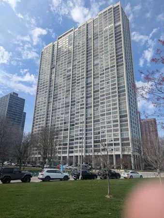 $2,850 | 2800 North Lake Shore Drive, Unit 904, Chicago, IL 60657