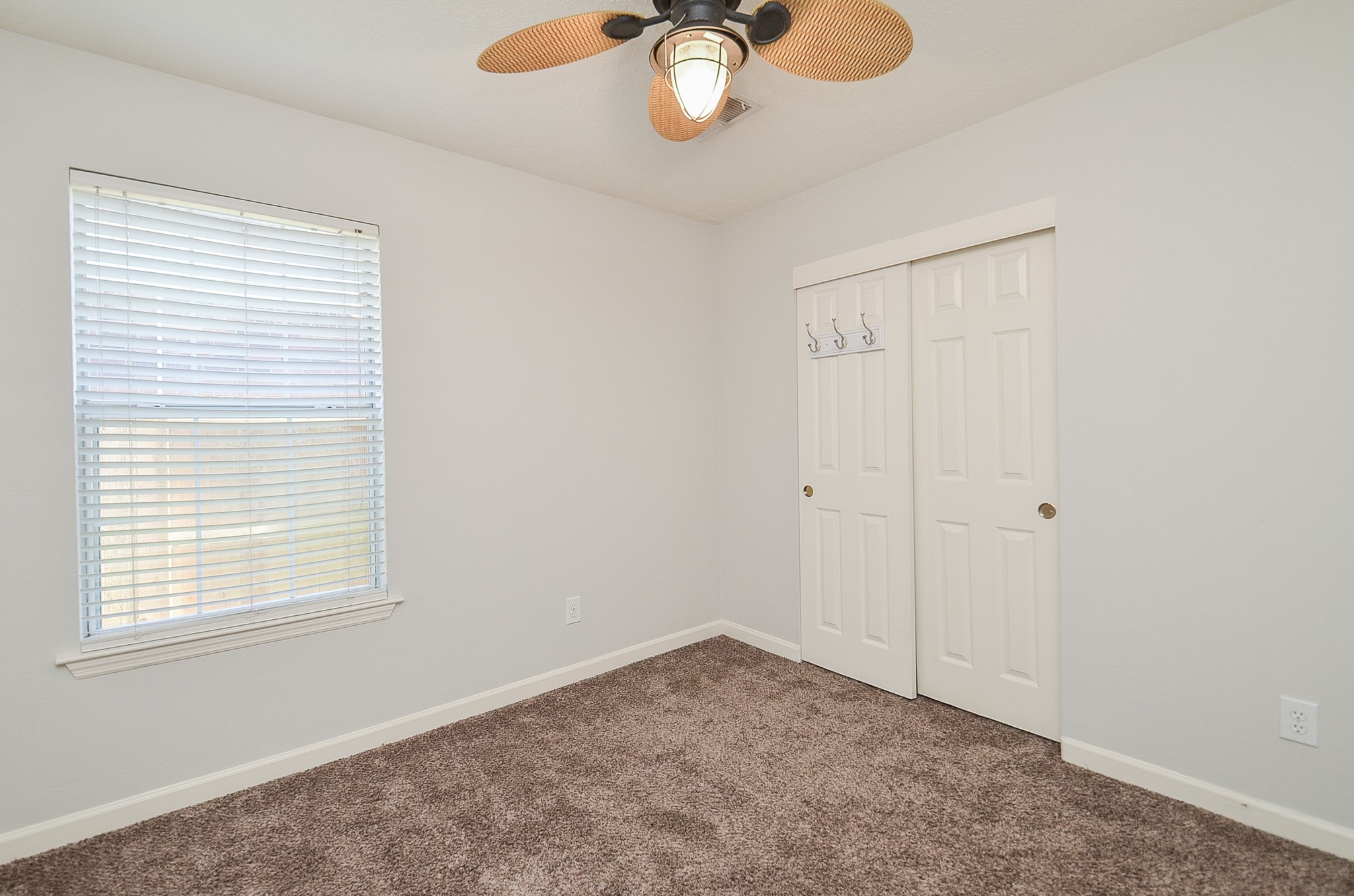 811 Spring Valley Court Sugar Land, TX 77479 - Photo 19 of 33 a view of empty room with window