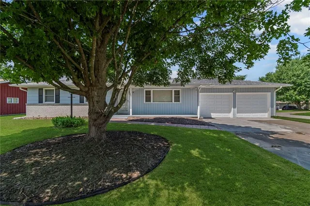 $300,000 | 207 Kristine Avenue, Clinton, MO 64735